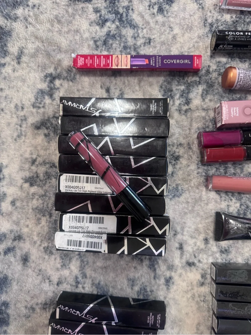 L’oreal Starway Lipstick Gloss Wholesale Bulk Makeup Cosmetics (Lot Of 64)